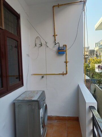 Furnished Amenities in 2 BHK Builder Floor at Ansal Plaza Sector-23, Sector 23 – for Rent