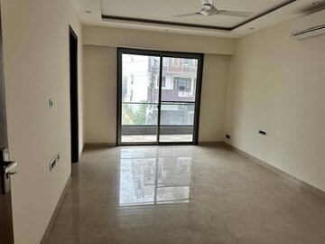 Room in 3 BHK Builder Floor at Ansal Plaza Sector-23, Sector 23 – for Rent