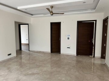 Building Lobby in 3 BHK Builder Floor at Ansal Plaza Sector-23, Sector 23 – for Rent