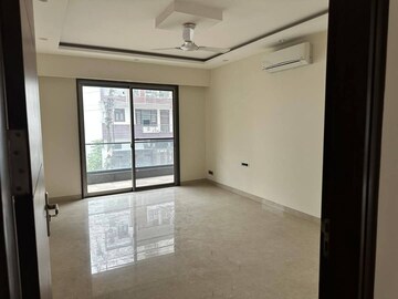 Room in 3 BHK Builder Floor at Ansal Plaza Sector-23, Sector 23 – for Rent