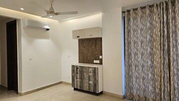 Room in 3 BHK Builder Floor at Ansal Plaza Sector-23, Sector 23 – for Rent