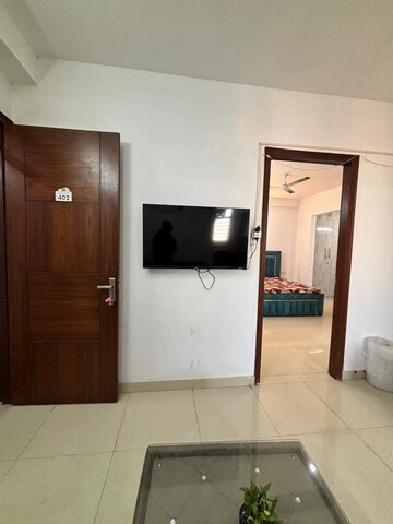 Room in 3 BHK Builder Floor at Ansal Plaza Sector-23, Sector 23 – for Rent