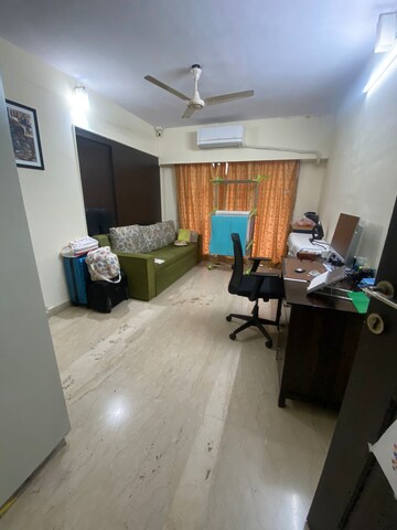 Master Bedroom in 3 BHK Apartment at Dipti Flora Khar West, Khar West – for Rent