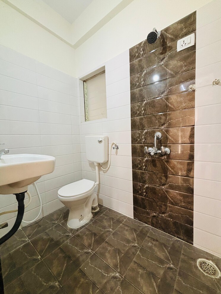 Bathroom, pinnacle-nano-city 2 Bedroom 800 Sq.Ft. Apartment In Joveli Thane 8077409