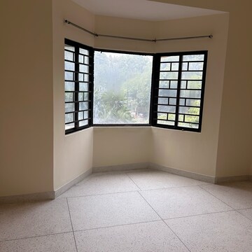 Room in 3.5 BHK Apartment at Unitech Palms, South City 1 – for Rent