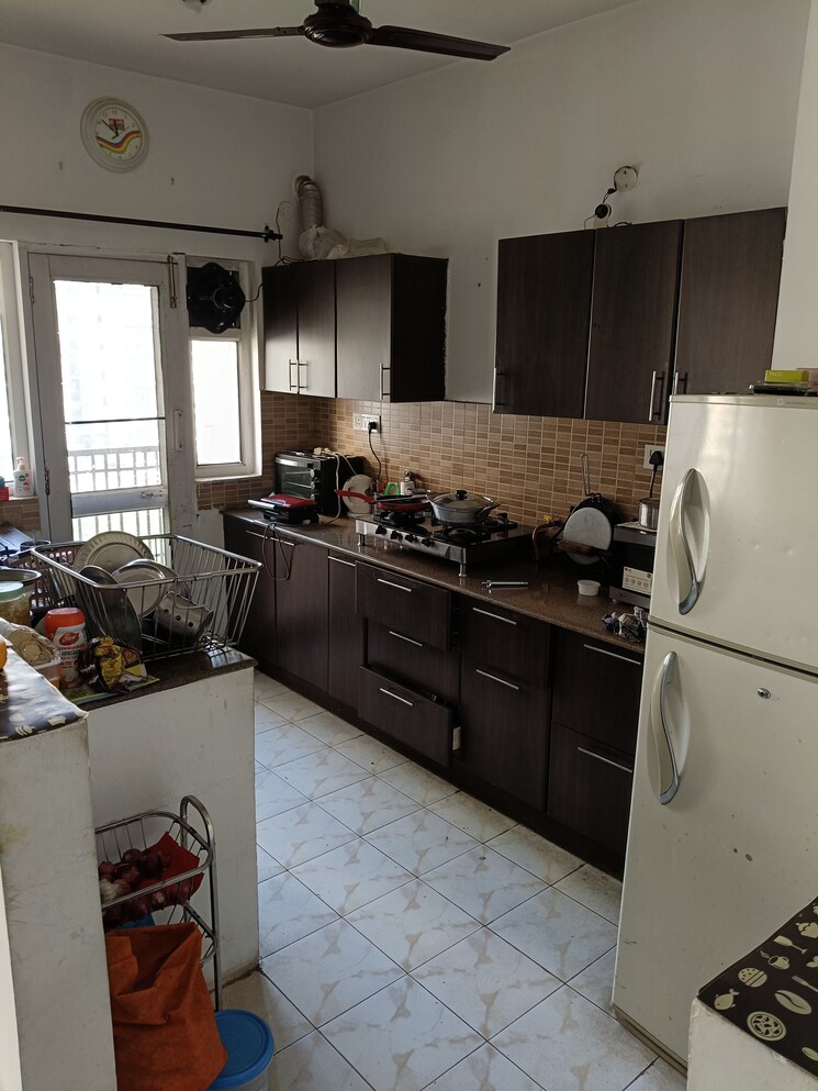 Kitchen, sushma-urban-views 3 Bedroom 1850 Sq.Ft. Apartment In Ghazipur Zirakpur 8077504
