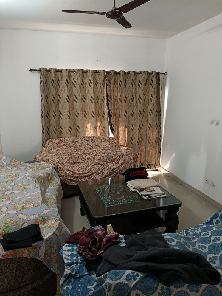 Living Room, sushma-urban-views 3 Bedroom 1850 Sq.Ft. Apartment In Ghazipur Zirakpur 8077504