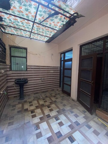 Parking in 3 BHK Builder Floor at Dhakoli Village – for Rent