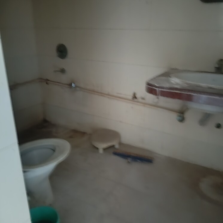 Bathroom, goregaon east 2 Bedroom 800 Sq.Ft. Apartment In Goregaon East Mumbai 8077551