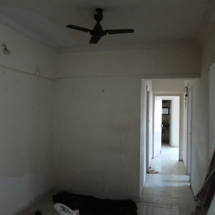 Room, goregaon east 2 Bedroom 800 Sq.Ft. Apartment In Goregaon East Mumbai 8077551