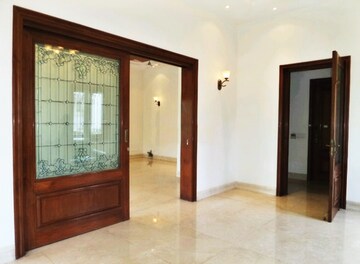 Room in 2 BHK Builder Floor at Greater Kailash I – for Rent