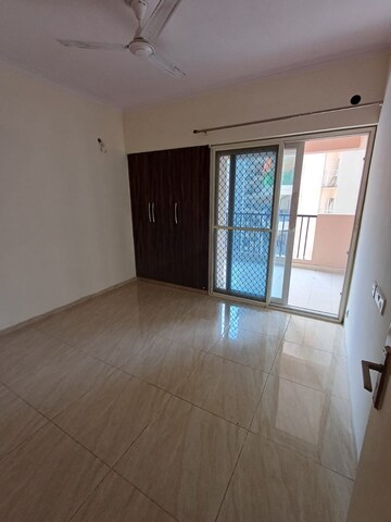 Room in 2 BHK Apartment at Sector 16c Greater Noida – for Rent