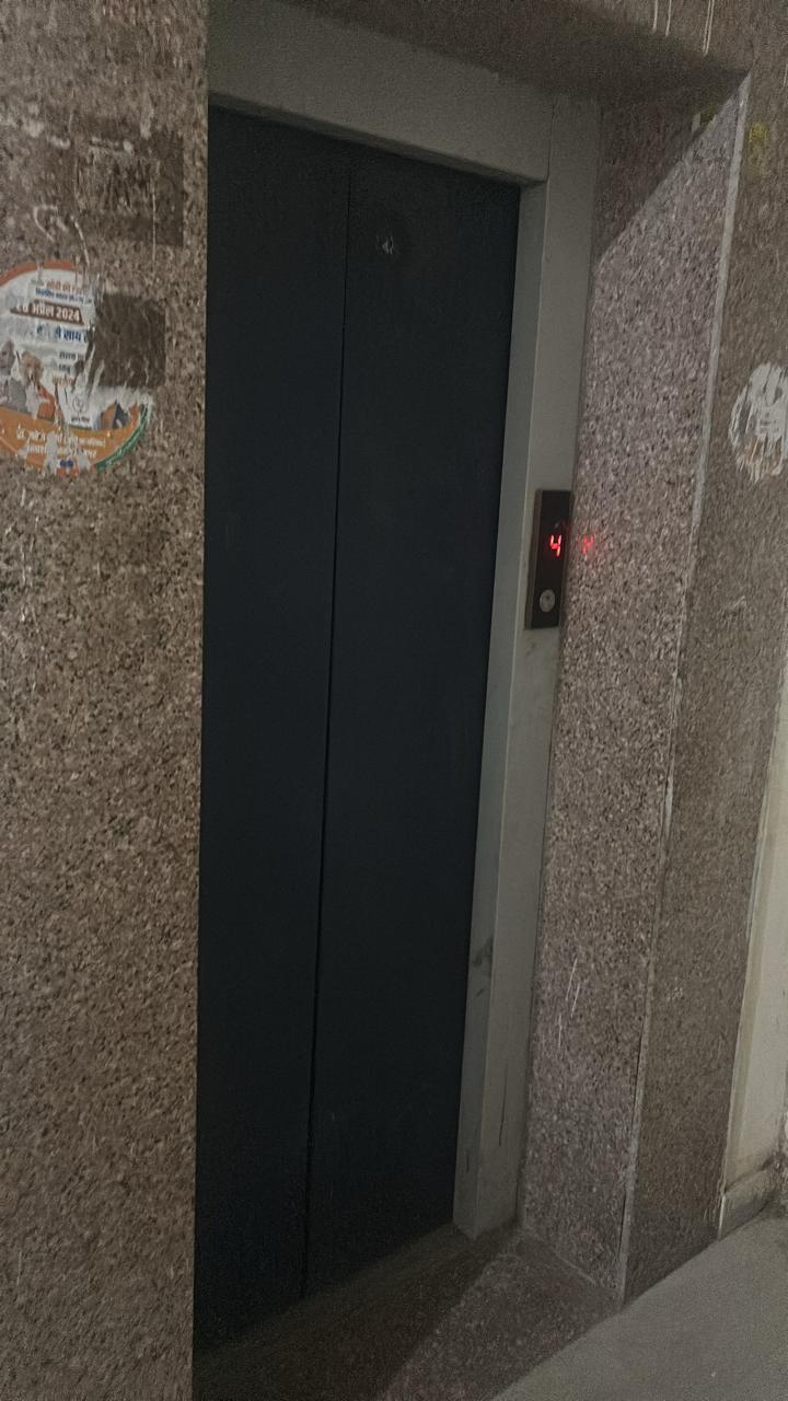 1 Rk  350 Sq.Ft. Builder Floor in Shree Homes Noida