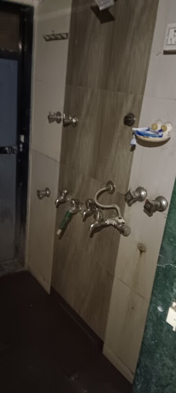 Bathroom in 1 BHK Apartment at Thane West – for Rent