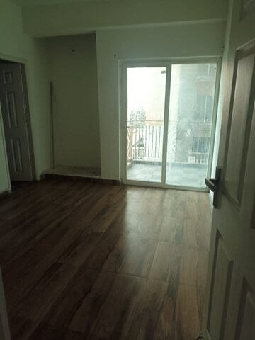 Room in 2 BHK Apartment at Migsun Twinz, Eta Ii Greater Noida – for Sale
