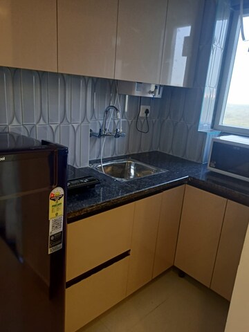 1 RK Builder Floor For Rent in Suncity Township Gurgaon, Sector 54