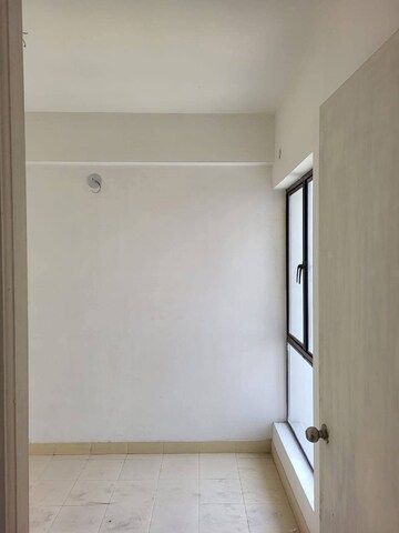 Room in 2 BHK Apartment at Arya Aquaville, New Town Action Area 1 – for Sale
