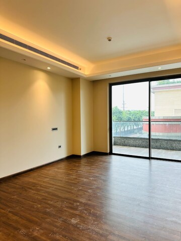 Room in 3 BHK Apartment at Mahagun Medalleo, Sector 107 – for Sale