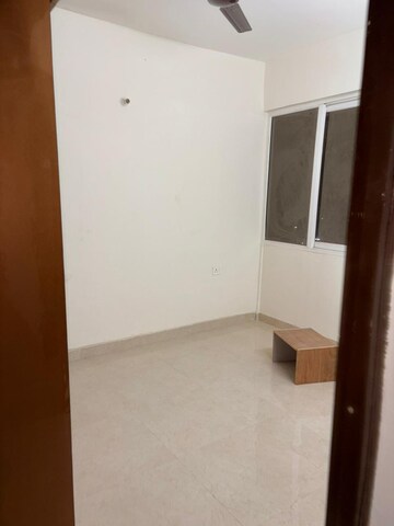 Room in 2 BHK Apartment at Suncity Avenue 76, Sector 76 – for Sale