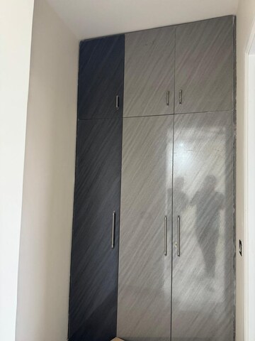 Room in 4 BHK Builder Floor at Sector 42 – for Rent