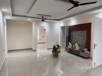 Living Room in 4 BHK Builder Floor at Sector 42 – for Rent