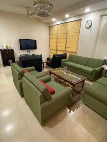 Master Bedroom in 3 BHK Builder Floor at Unitech South City II, Sector 50 – for Rent