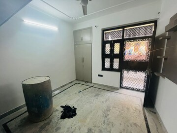 Bedroom in 3 BHK Builder Floor at Sector 43 – for Sale