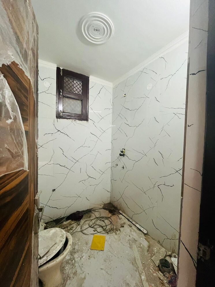Bathroom, sector 43 3 Bedroom 1700 Sq.Ft. Builder Floor In Sector 43 Faridabad 8077920