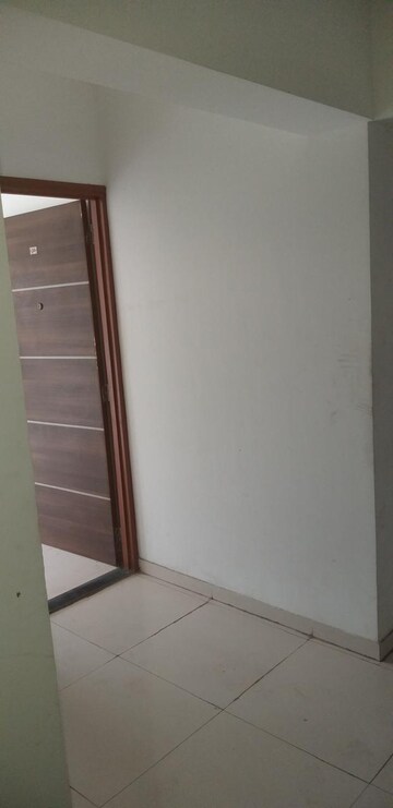 Room in 2.5 BHK Apartment at Panchanand Heights, Taloja – for Rent