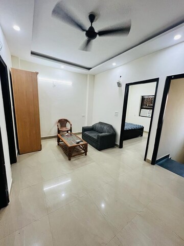 Living Room in 1 BHK Builder Floor at Ansal Sushant Lok I, Sector 43 – for Rent