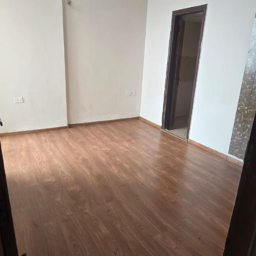 Room in 2.5 BHK Apartment at Amrapali Riverview, Amrapali Leisure Valley – for Rent