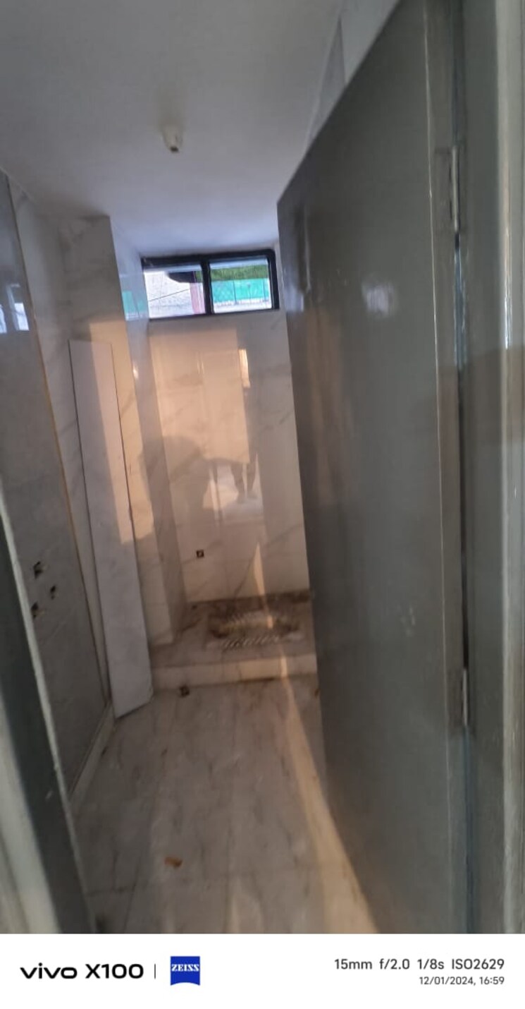 Bathroom, shaheen bagh 2 Bedroom 765 Sq.Ft. Apartment In Shaheen Bagh Delhi 8078076