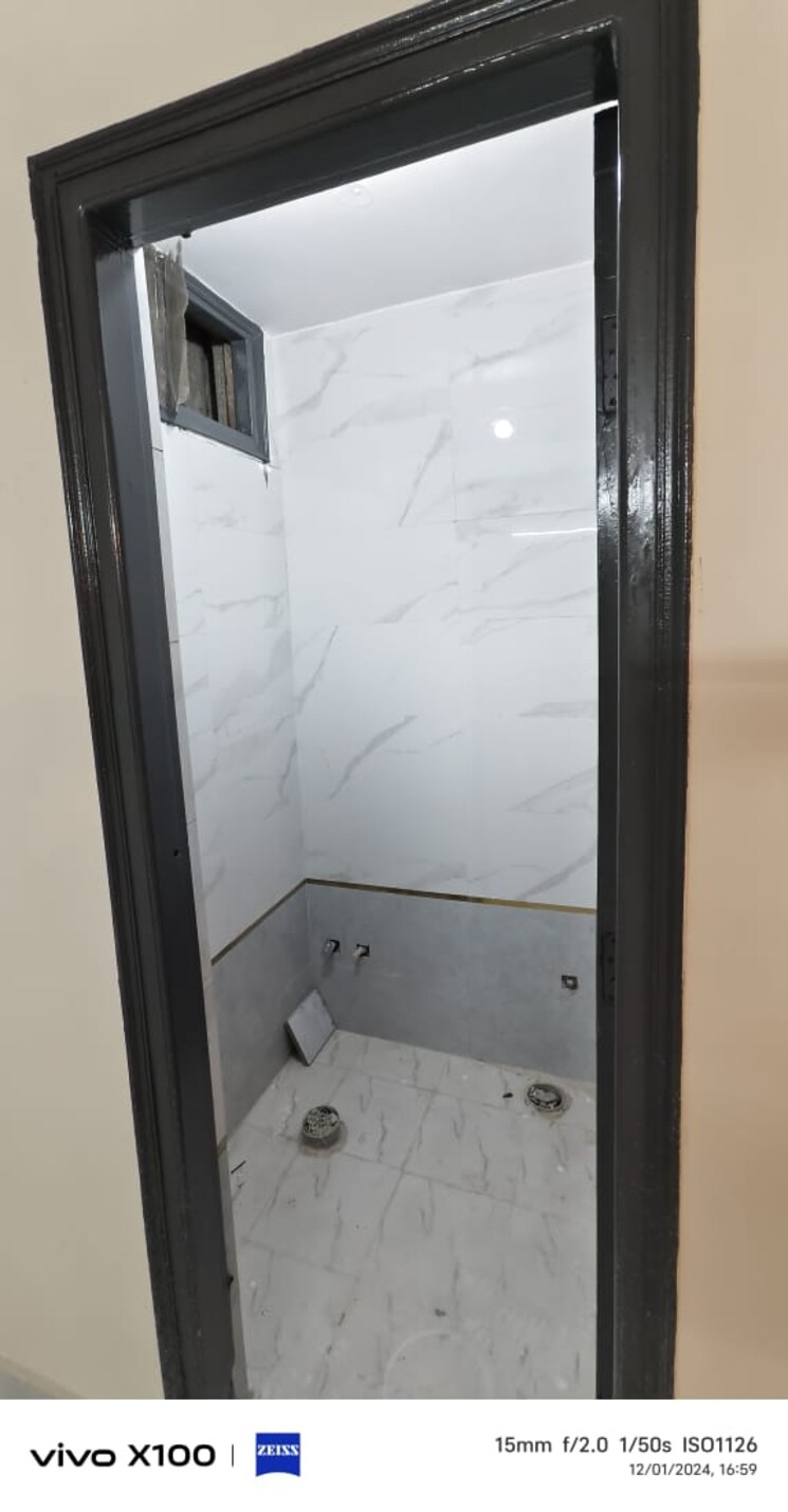Bathroom, shaheen bagh 2 Bedroom 765 Sq.Ft. Apartment In Shaheen Bagh Delhi 8078076