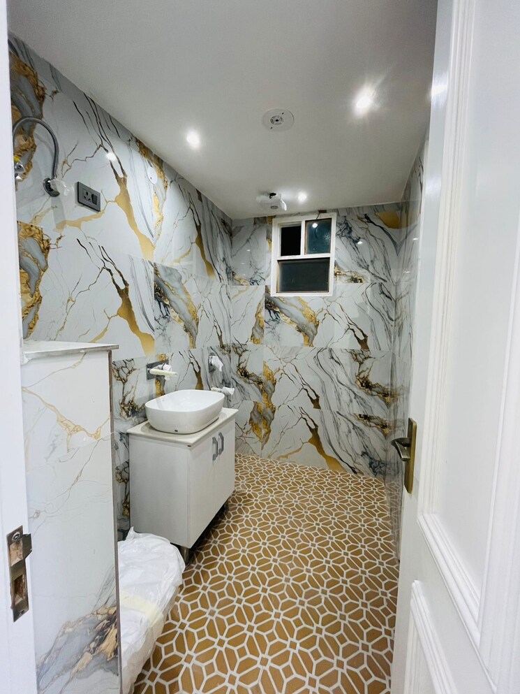 Bathroom, sector 43 4 Bedroom 2250 Sq.Ft. Builder Floor In Sector 43 Faridabad 8078109