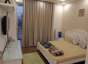 Bedroom in 4 BHK Apartment at Tata Primanti Phase 2, Sector 72 – for Rent
