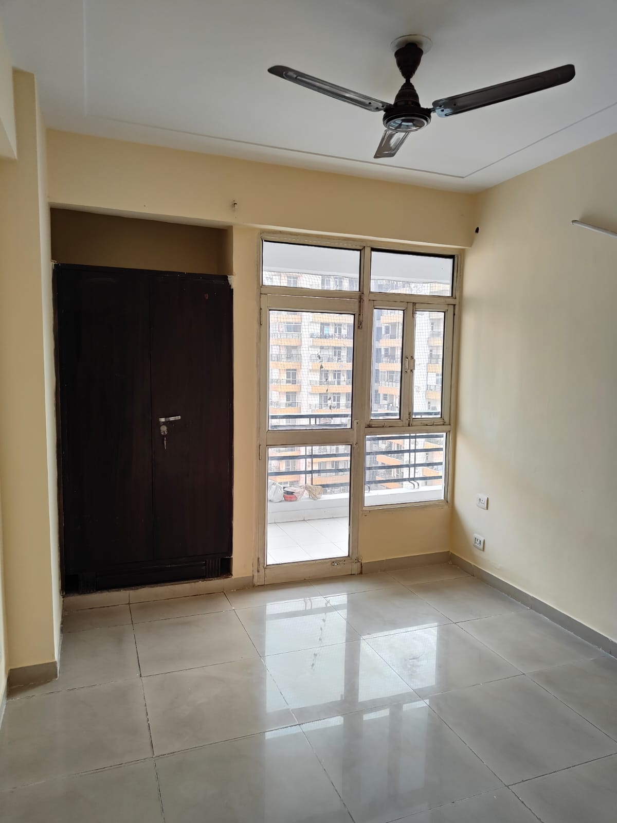 2 BHK + Pooja Room Apartment For Sale in Supertech Livingston