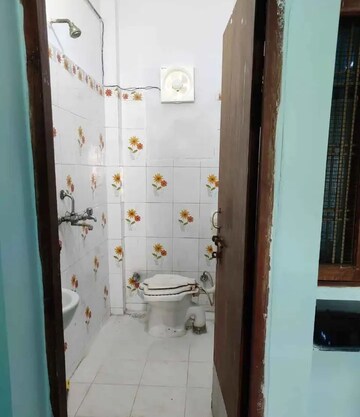 Bathroom in 1 BHK Villa at Aliganj – for Rent
