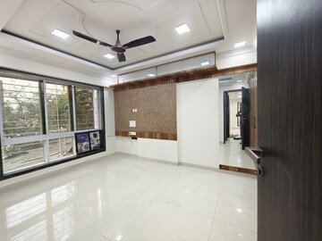 Room in 2 BHK Apartment at Lakshman Nivas, Chembur – for Rent