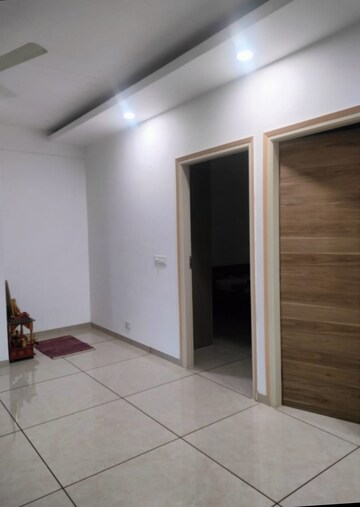Room in 3 BHK Apartment at Guru Nanak Enclave, Dhakoli Village – for Rent