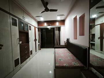 Master Bedroom in 2 BHK Apartment at Hari Niwas Chembur, Chembur – for Rent