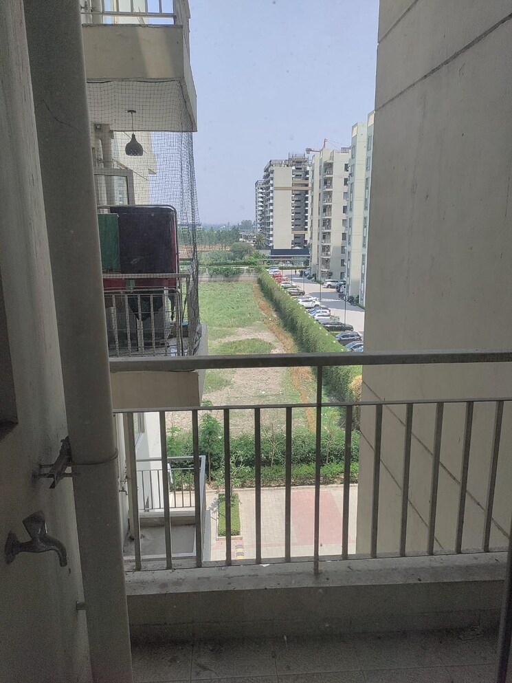 Balcony, international airport road 2 Bedroom 1350 Sq.Ft. Apartment In International Airport Road Zirakpur 8078333