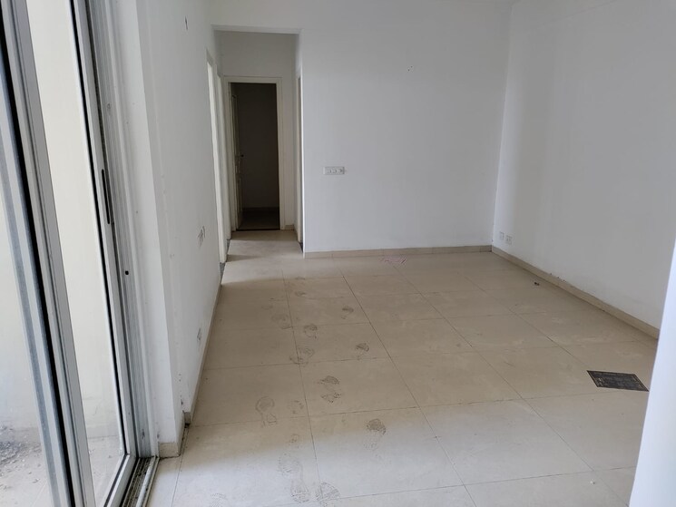 Room, international airport road 2 Bedroom 1350 Sq.Ft. Apartment In International Airport Road Zirakpur 8078333