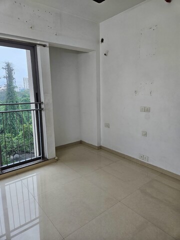 Room in 2 BHK Apartment at Kalpataru Parkcity Sunrise B, Kolshet Road – for Sale