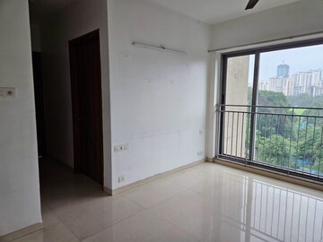 Room in 2 BHK Apartment at Kalpataru Parkcity Sunrise B, Kolshet Road – for Sale