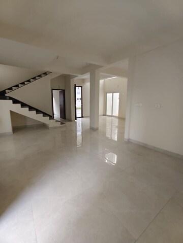 Room in 4 BHK Villa at Elegans Emperia, Velmala – for Sale