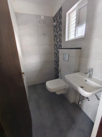 Bathroom in 4 BHK Villa at Elegans Emperia, Velmala – for Sale