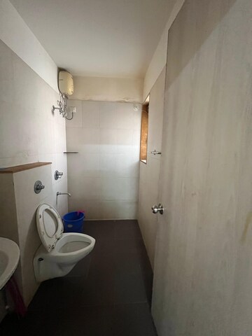Attached Bathroom in 1.5 BHK Apartment at Lodha Casa Bella Gold, Dombivli East – for Rent