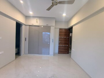 Room in 3 BHK Apartment at Shree Krishna Navageeta, Chembur – for Rent