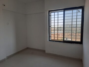 Room in 1.5 BHK Apartment at Roshan Milestone, Tathawade – for Rent