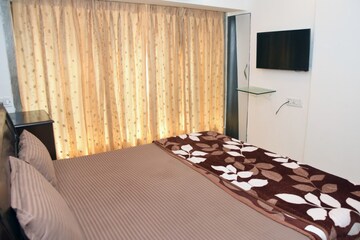 Bedroom in 2 BHK Apartment at Lok Nirman Apartments, Khar West – for Sale